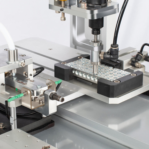 Kunden spezifische 4-Achsen-Montagemaschine für automatische Klemmenblock-Verbindungs stangen mit automatischer Schrauben zuführung - Product Image 3