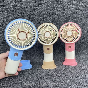 <span class=keywords><strong>2025</strong></span>卡通迷你可爱宠物动物风扇便携式双速<span class=keywords><strong>USB</strong></span>充电灯小风扇儿童学生礼物