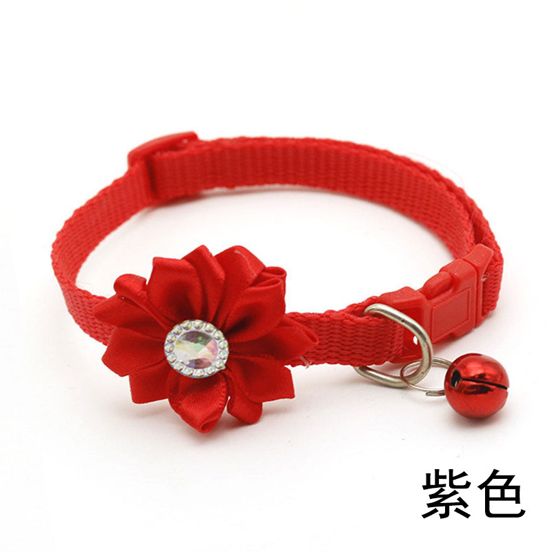 สีแดง