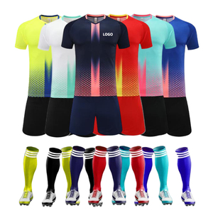 サッカージャージー子供のための有名なトップジャージーサッカーキットプレーヤーサッカーキット最高のサッカーTシャツキット