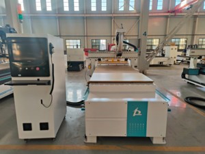Enrutador CNC automático de alta velocidad Atc 1325 Máquinas CNC multifunción para carpintería Alpha de China