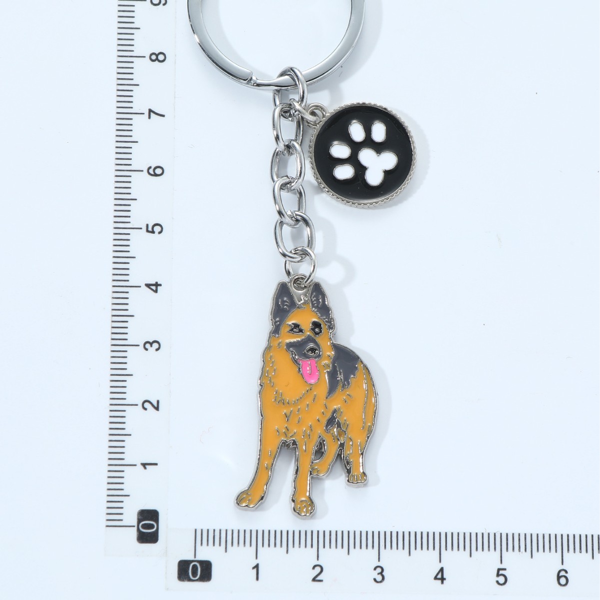 patas de perro lobo con la lengua afuera