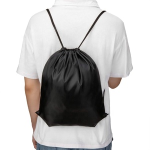 Venta al por mayor de bolsas de poliéster 210D de varios colores, bolsas con cordón impresas con logotipo personalizado para uso en exteriores - Product Image 6