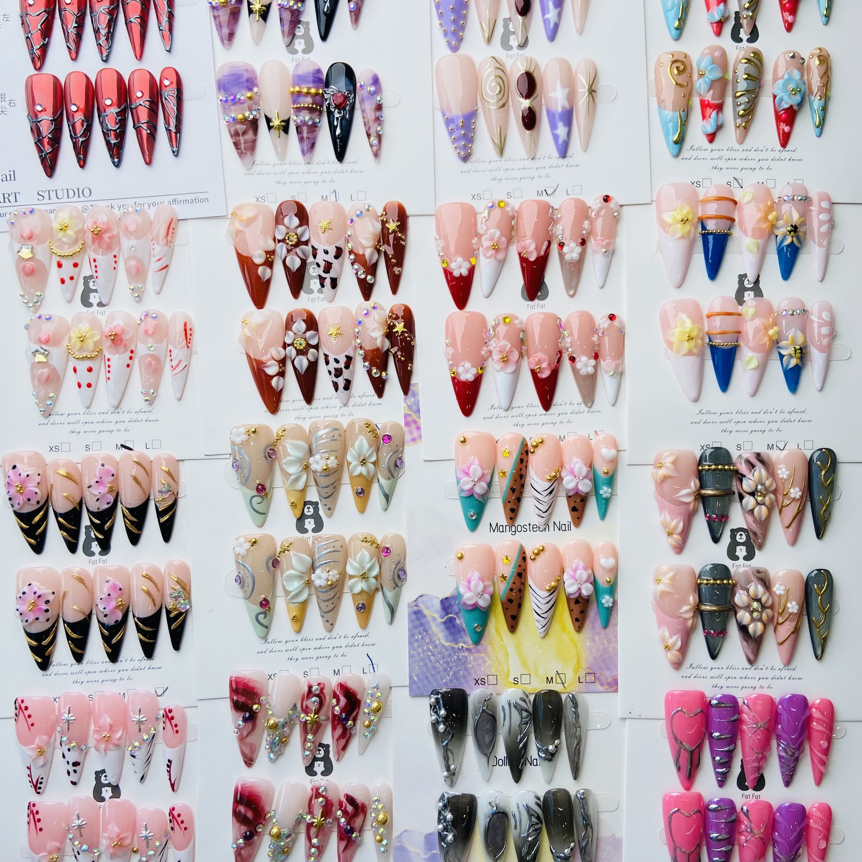 Uñas mixtas al azar en bolsa