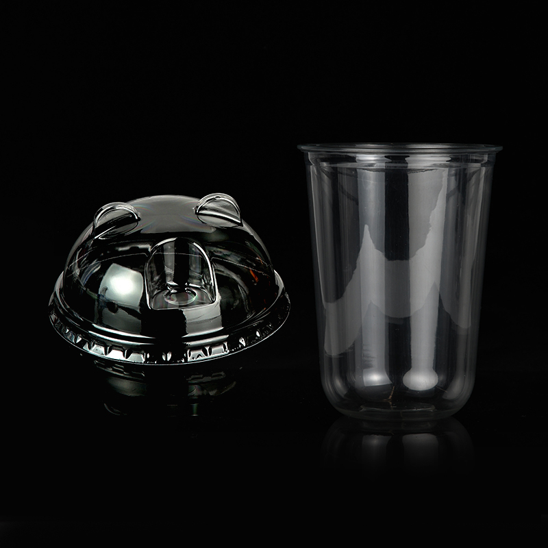 Taza con tapa de panda
