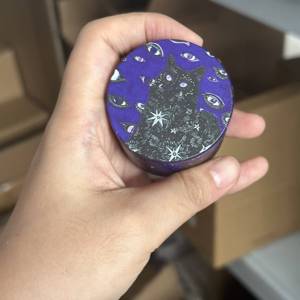 In Stock Wholesale Zinc 50mm Alloy Purple Cat Herb <strong>Grinder</strong> Wholesale Custom Metal 4 Layers Spice <strong>Grinders</strong> Smoking Accessories