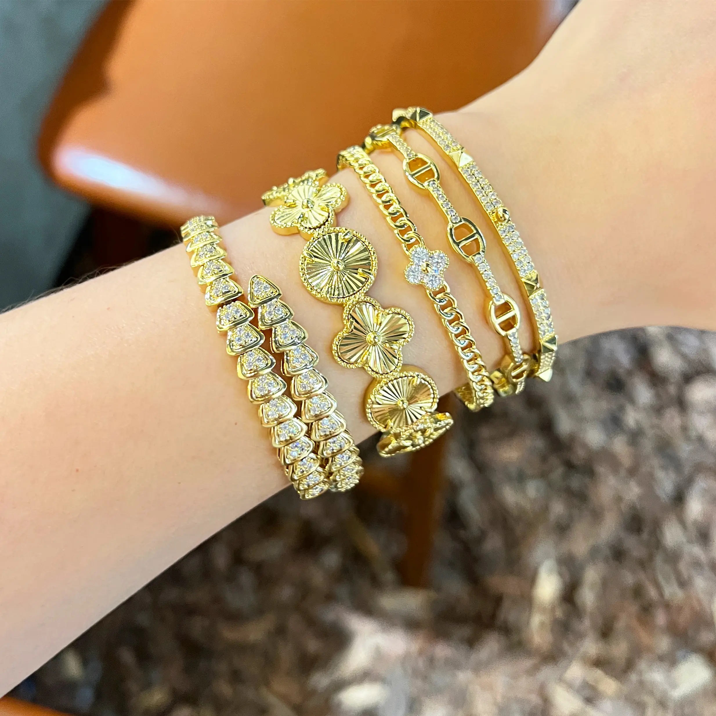 Shiny Jewelry Sweet Gift for Women Wholesale Copper Brass Bracelets Fashion Trendy Bangles 18k Gold Plated with Zircon Diamond