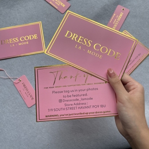 Etiqueta colgante con impresión de lámina dorada, etiquetas de productos de marca de papel personalizado de alta calidad, cordón de etiqueta rosa para ropa - Product Image 4
