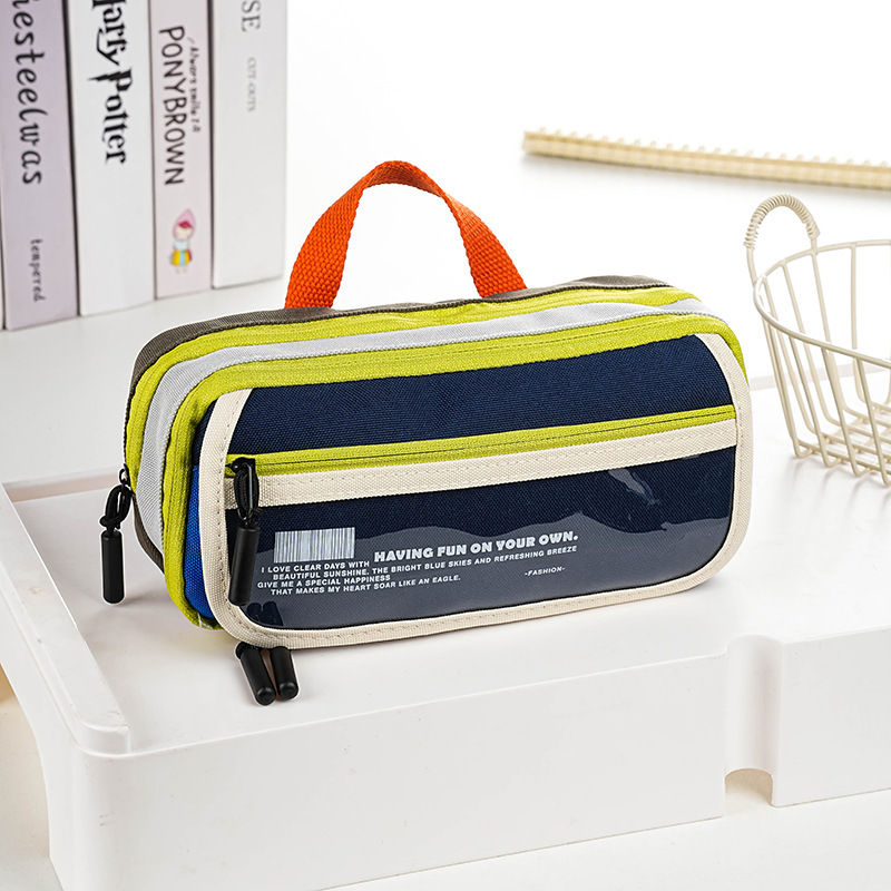 Trousse verte avec poignée