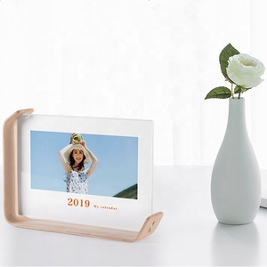 Kavisli ahşap fotoğraf çerçevesi masa takvimi ve bitki örneği ekran fotoğraf çerçevesi - Product Image 1