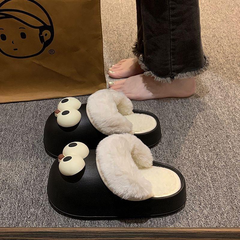 Ojos grandes, negros.