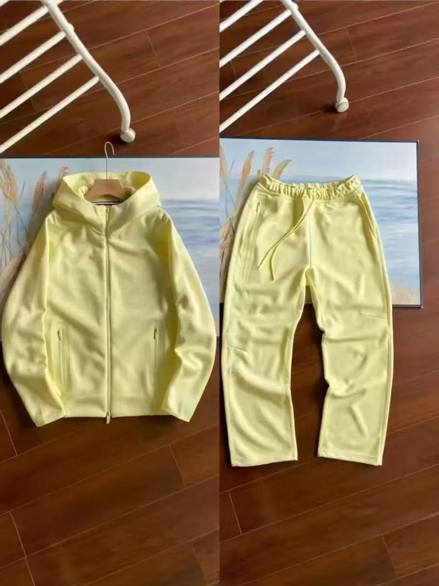 traje amarillo