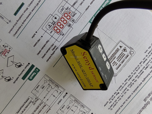 Linear <strong>Laser</strong> Displacement <strong>Sensor</strong> with 4-20mA <strong>Output</strong> and 1m Range Photoelectric Type RS485 Interface - Product Image 3