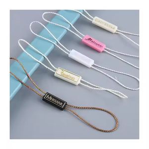カスタムロゴハングタグ文字列付き永久シルクワイヤープラスチック吊りラベル - Product Image 3