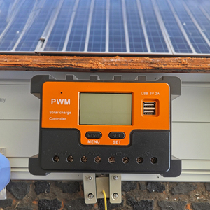 Magazzino di fabbrica PWM 10/20/30/40/50/60/80/100A 12/24/48V regolatore di carica solare con Display LCD tipo PWM per sistema solare - Product Image 5