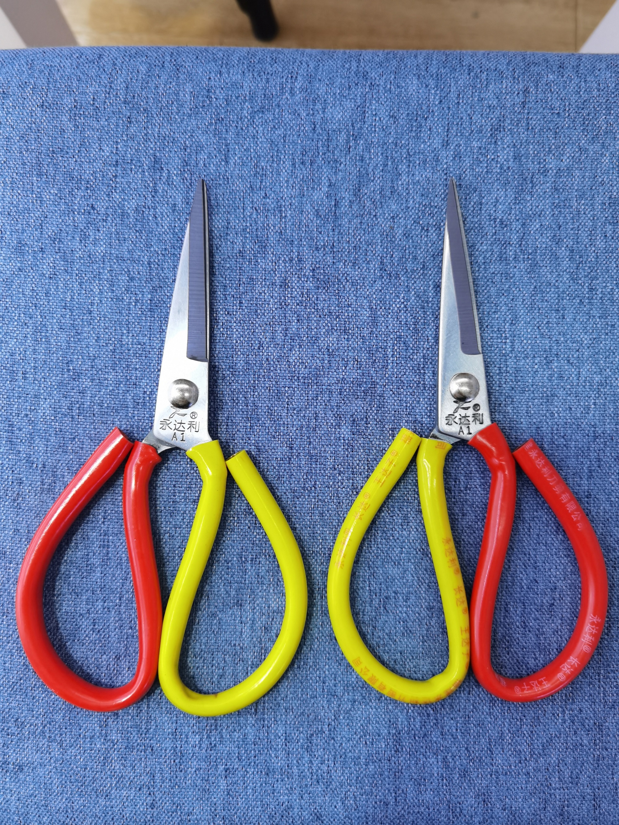 8 inch 3.3MM rubber handle office scissors 50# carbon steel scissors tijeras Paper cutting Household scissors