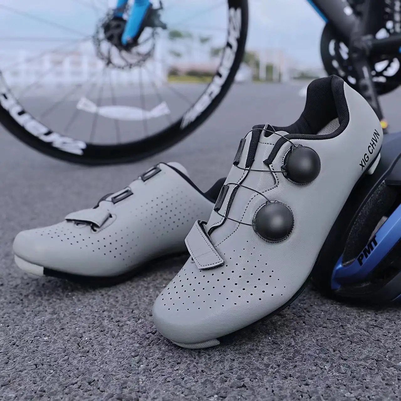Scarpe da bicicletta da ginnastica professionale di alta qualità con tacchetta da strada per bici da strada scarpe da corsa Unisex