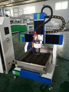 济南台式迷你<span class=keywords><strong>pcb</strong></span>数控钻立式数控刳刨机3040数控刳刨机