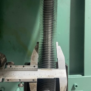 La macchina del tubo pinna di tipo KL resiste all'usura mentre funziona in condizioni di alta temperatura. - Product Image 2