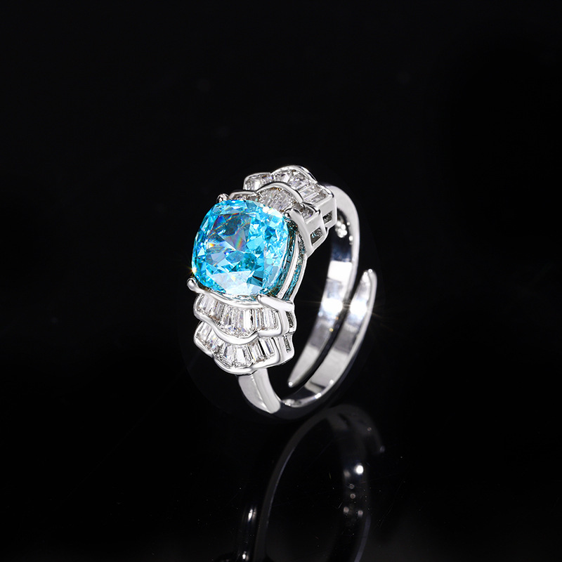 Anillo de aguamarina con corte de flor de hielo de tamaño ajustable