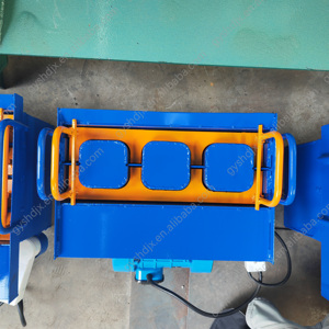 Máquina moldeadora manual de bloques de hormigón huecos de 220V a la venta para procesamiento de cenizas para industrias minoristas - Product Image 3