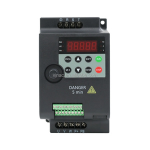 220V y 380V Voltaje nominal VFD IP20 Controladores de frecuencia variable nominal Unidad de CA monofásica y trifásica - Product Image 1