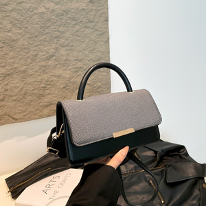 <span class=keywords><strong>2025</strong></span>新しいファッショナブルでシンプルなカジュアルなショルダークロスボディバッグ、女性の安いハンドバッグ小さな正方形のバッグ