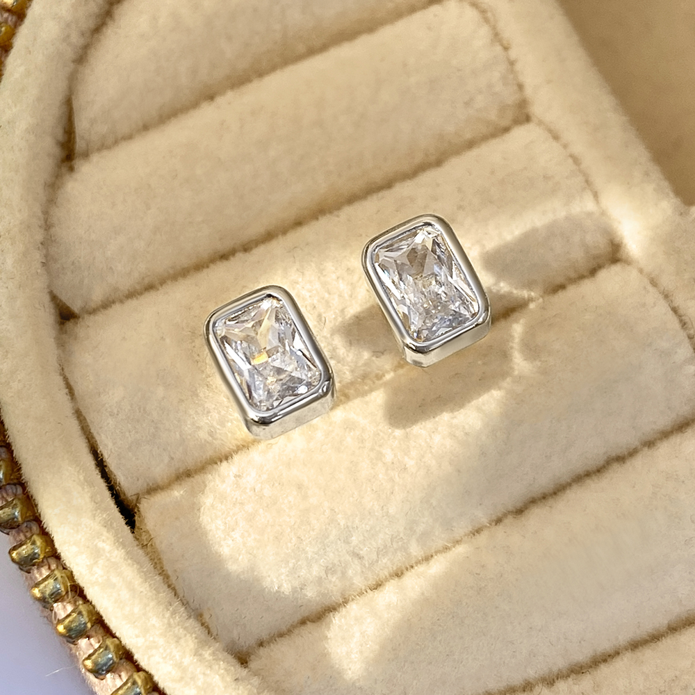 E3482: Argent