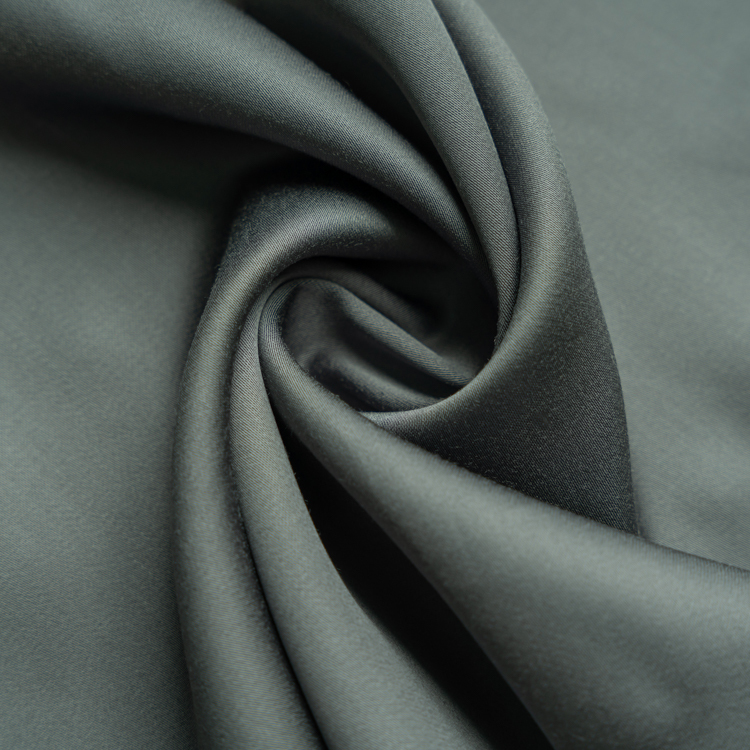 Gris oscuro