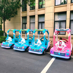 大型タイヤ子供用電動アミューズメントカー新モデルグラスファイバーロボット小型ダブルシーターカラーライトバンパー