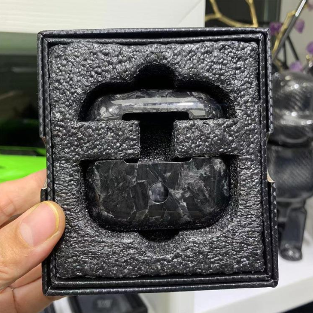 Fibra de carbono forjada negra brillante
