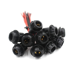 Fabrika LED H7 h4 sis için far ampulü konnektör priz oto araba kamyon seramik H7 h4 9005 9006 LED H7 soket adaptörü - Product Image 2