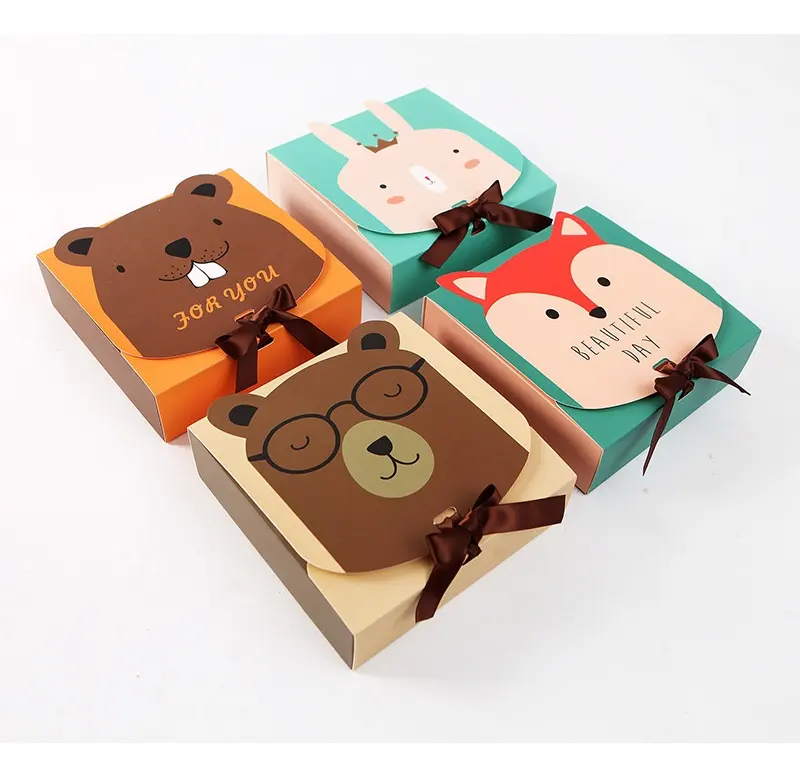 Scatola regalo creativa piccola scatola di cartone quadrata per il giorno dei bambini simpatico cartone animato per l'imballaggio di nozze di compleanno