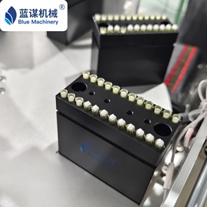 Máquina de embalaje de punta de pipeta de alta velocidad Línea de montaje de punta de pipeta automatizada Sistema de embalaje de punta de pipeta robótica - Product Image 2
