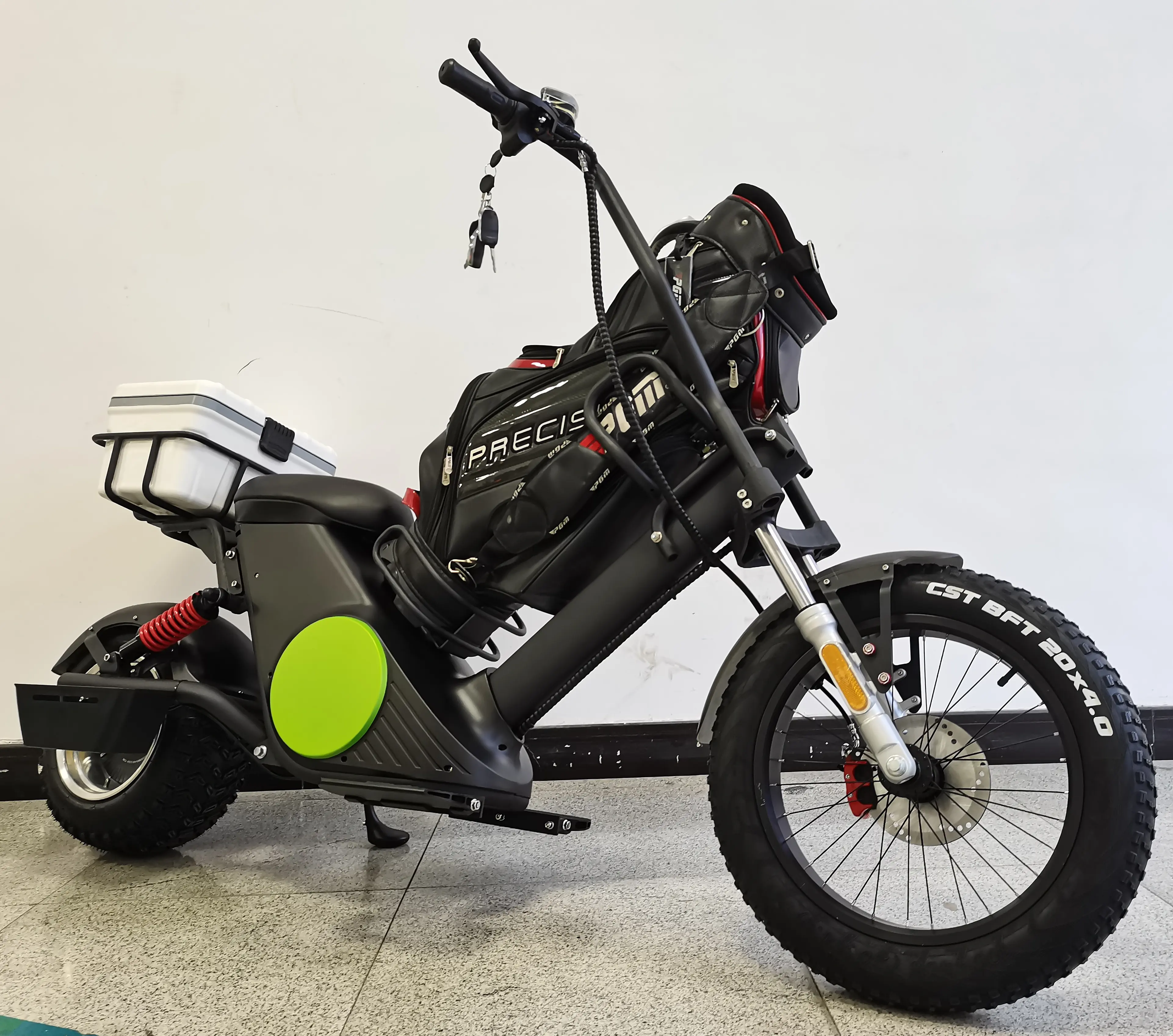 Scooter elétrico de golfe, carrinho de golfe poderoso citycoco com caixa refrigeradora usado no campo de golfe