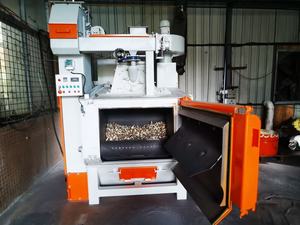 Küçük dökümler için yüksek verimli Q32 paletli bilyeli temizleyici, otomatik yük/boşaltma, fabrika doğrudan, hızlı çapak alma ve pas giderme - Product Image 6