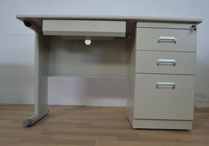 Design Comfortable Professional Modern Metal Steel Office <strong>Computer</strong> <strong>Table</strong> Office Desk with <strong>Three</strong> Drawers - Product Image 5