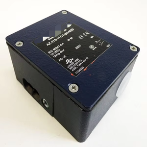Interruttore di sicurezza Az415-11/11zpk-M20 interfaccia di comunicazione RS485 per la programmazione PLC e il controllo industriale - Product Image 1