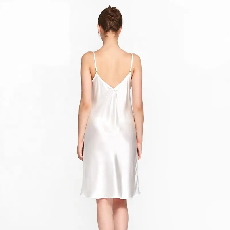 أحدث تصميم بيجامة من الحرير بلون 16 مللي متر حمالة الخامس الرقبة أزياء الحرير النوم اللباس