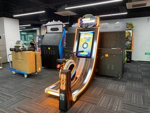 アーケードゲームをサイクリングする中国製