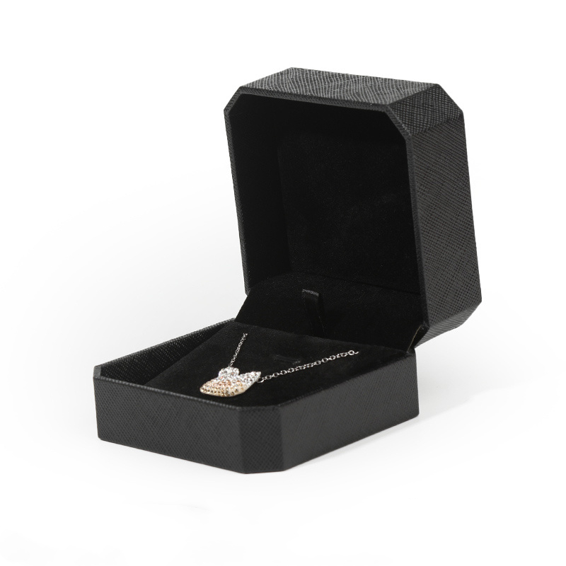 Boîte pendentif noire