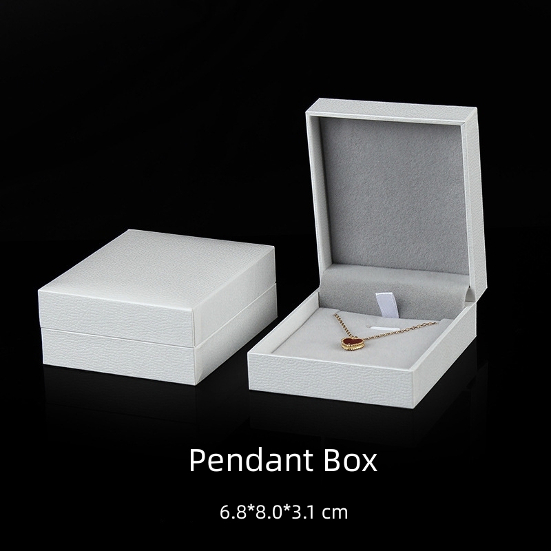 Boîte à pendentif blanche
