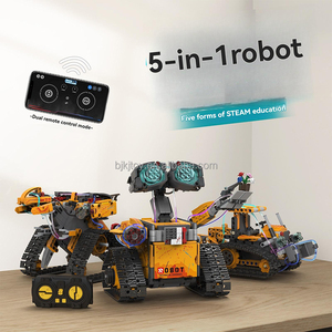 673 Stück 5-in-1-RC-Roboter-Baublockset Kreatives Konstruktion spielzeug mit APP-Fernbedienung programmierung aus strap azier fähigem Kunststoff - Product Image 2