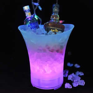 Venta al por mayor 5L LED verano envolvente RGB Bluetooth Altavoz Bluetooth luz LED cubo de hielo altavoz - Product Image 1