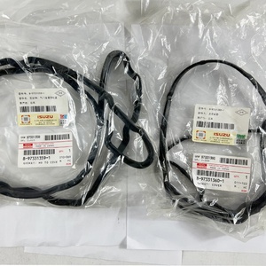 Orijinal orijinal otomobil parçaları Zx240-3 4hk1 Frr Frd <span class=keywords><strong>Lr</strong></span> 8-97331360-1 8-97331359-1 8973313601 motor vana kapağı conta
