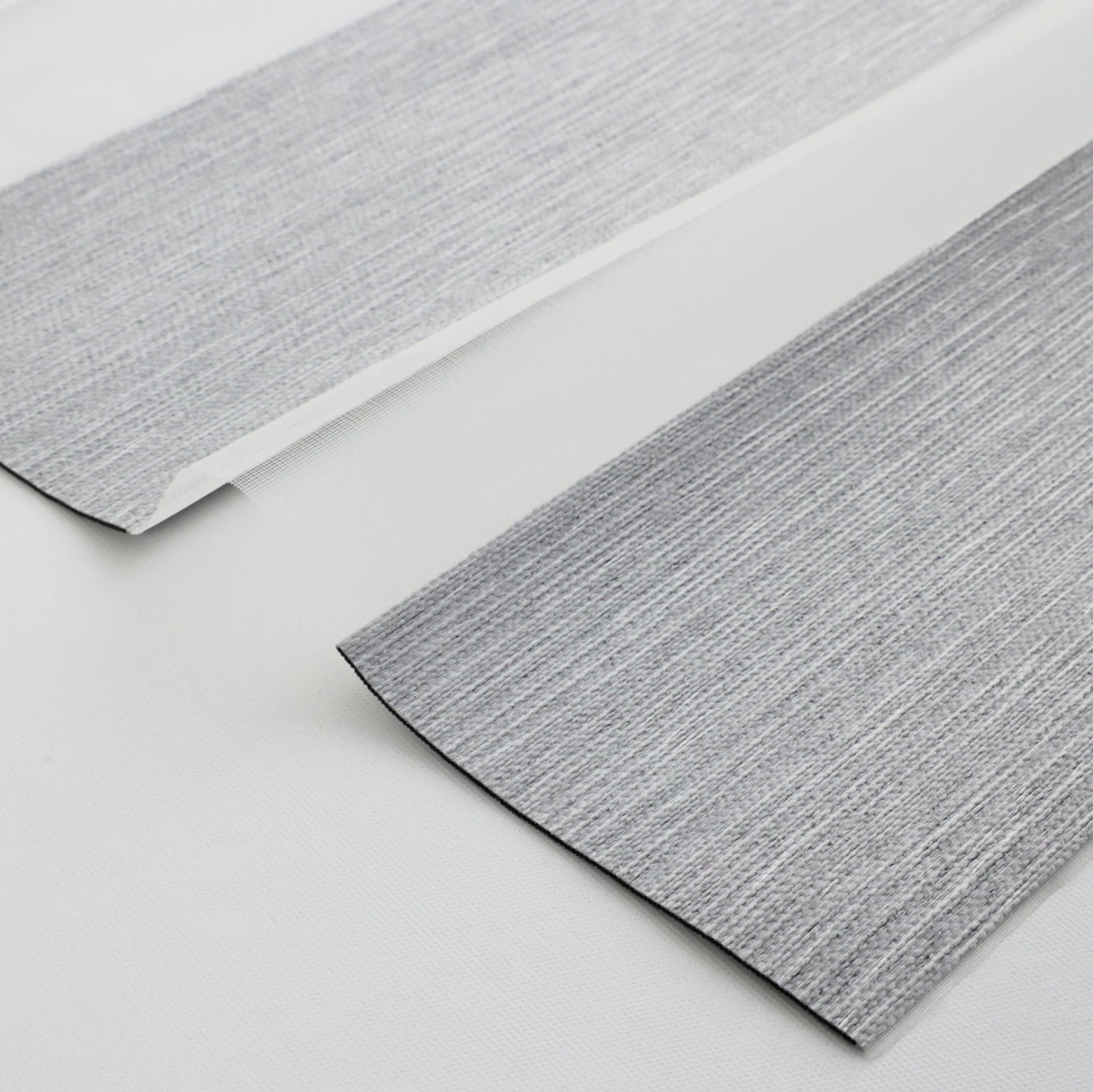 สีเทาอ่อน