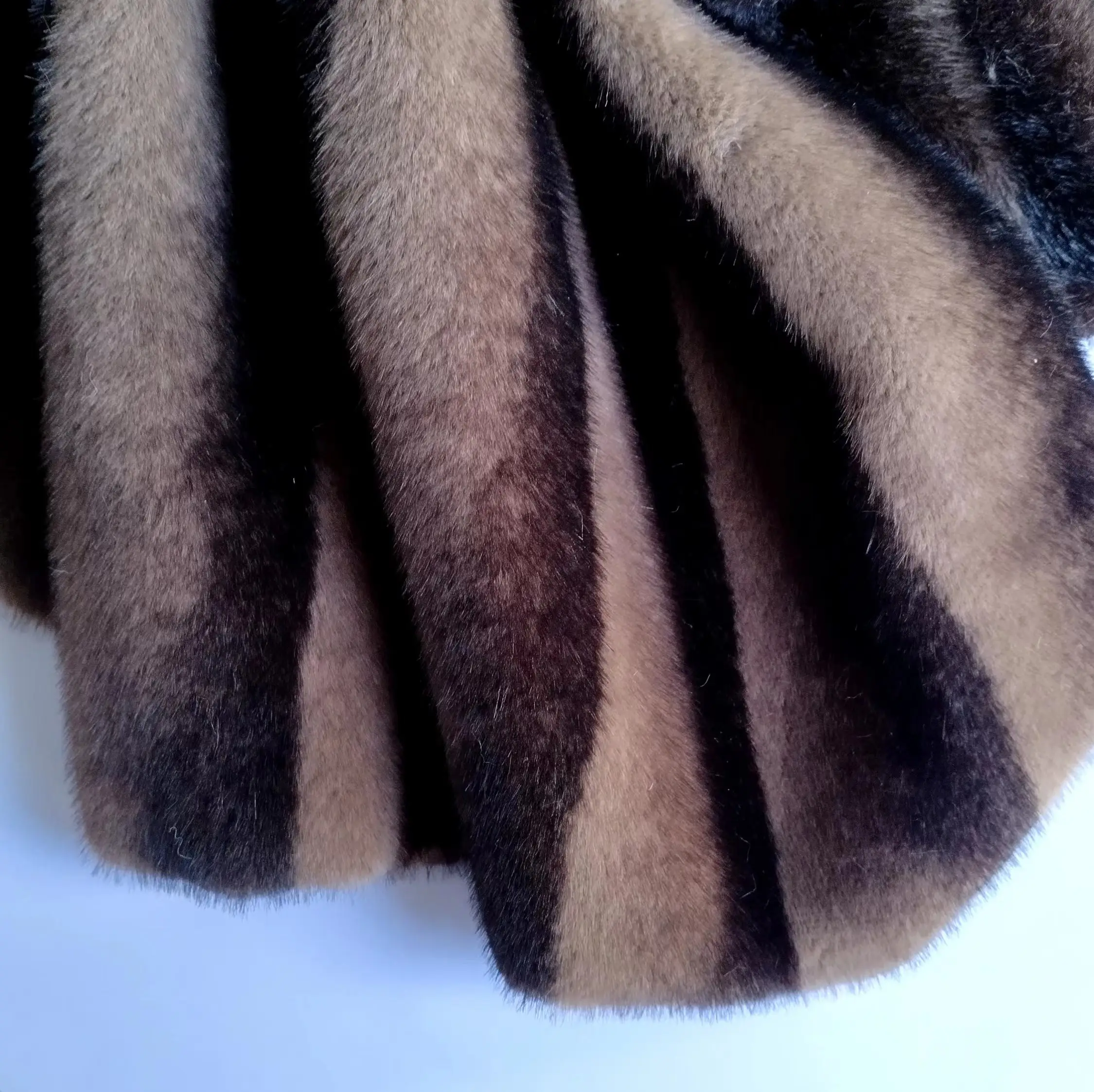 customized high quality 950g faux mink fur fabric for winter coat
