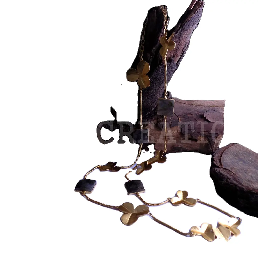 Collier chaîne plaqué or avec fleur de déclaration dans la longue chaîne Collier entièrement personnalisé disponible SKU5814