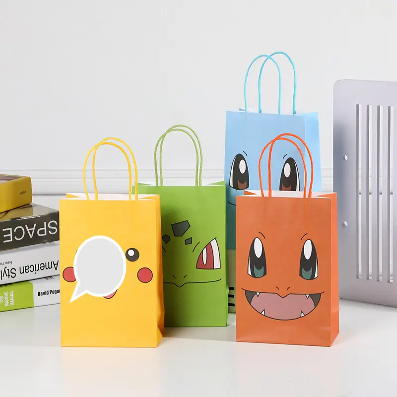 Sacchetto regalo portatile all'ingrosso di fabbrica Charmander Squirtle Cute Pocket Monster Paper Candy Bag sacchetto di carta per Festival di Anime per bambini