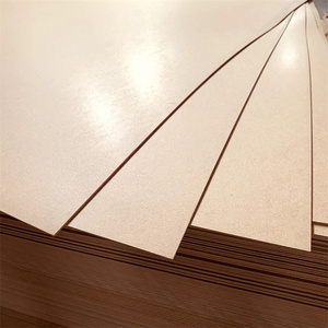 カスタマイズ可能なモダンデザインメラミン生プレーンボード<span class=keywords><strong>MDF</strong></span>シート3mm 6mm 9mm 12mm 18mm厚さE1ホルムアルデヒド排出基準